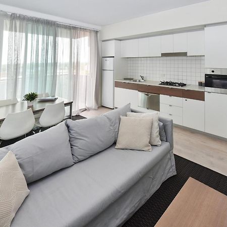 Light & Airy 3 Bd Cbd Apt: Balconytramwifi/Parking Apartment Adelaide Exterior photo