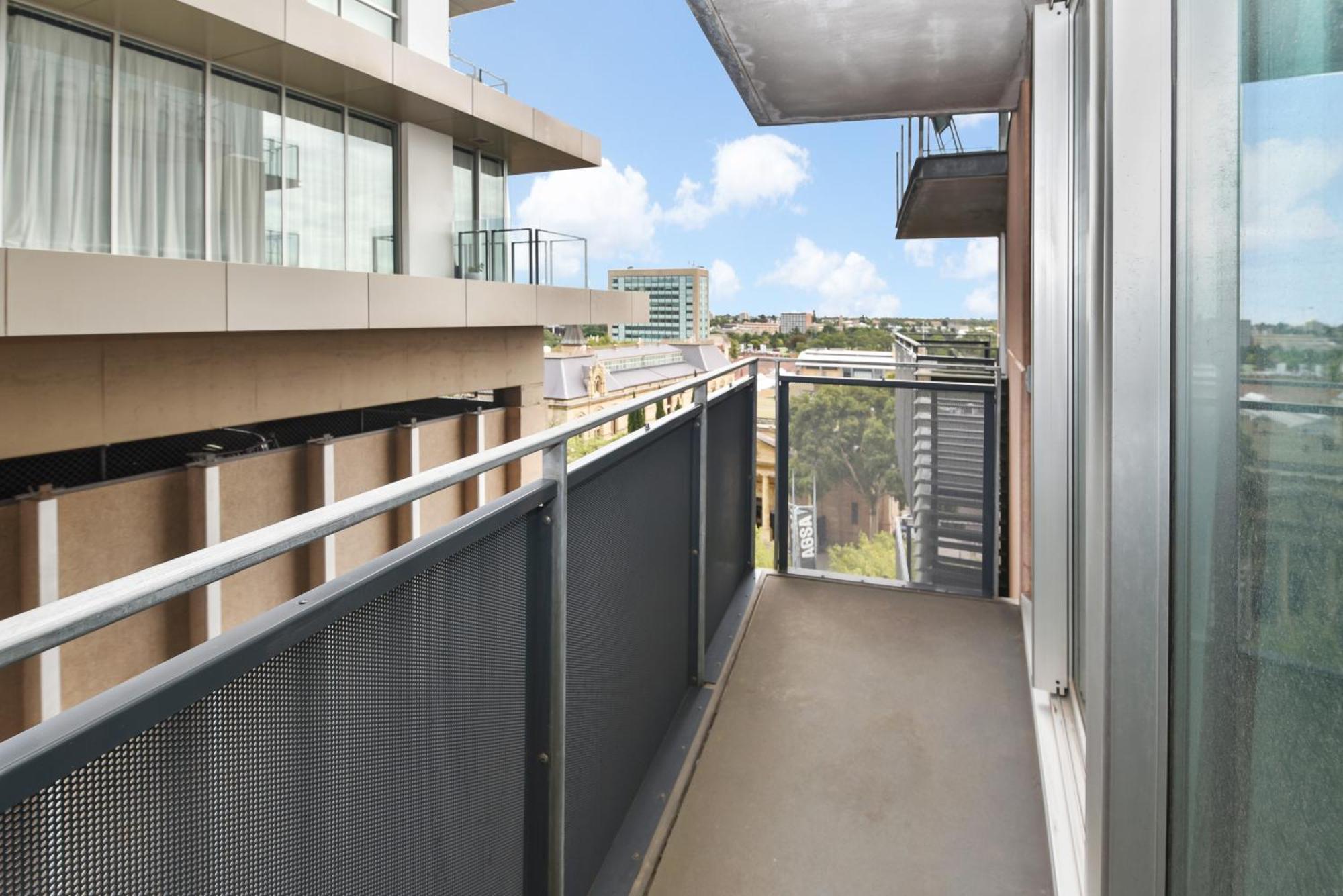 Light & Airy 3 Bd Cbd Apt: Balconytramwifi/Parking Apartment Adelaide Exterior photo