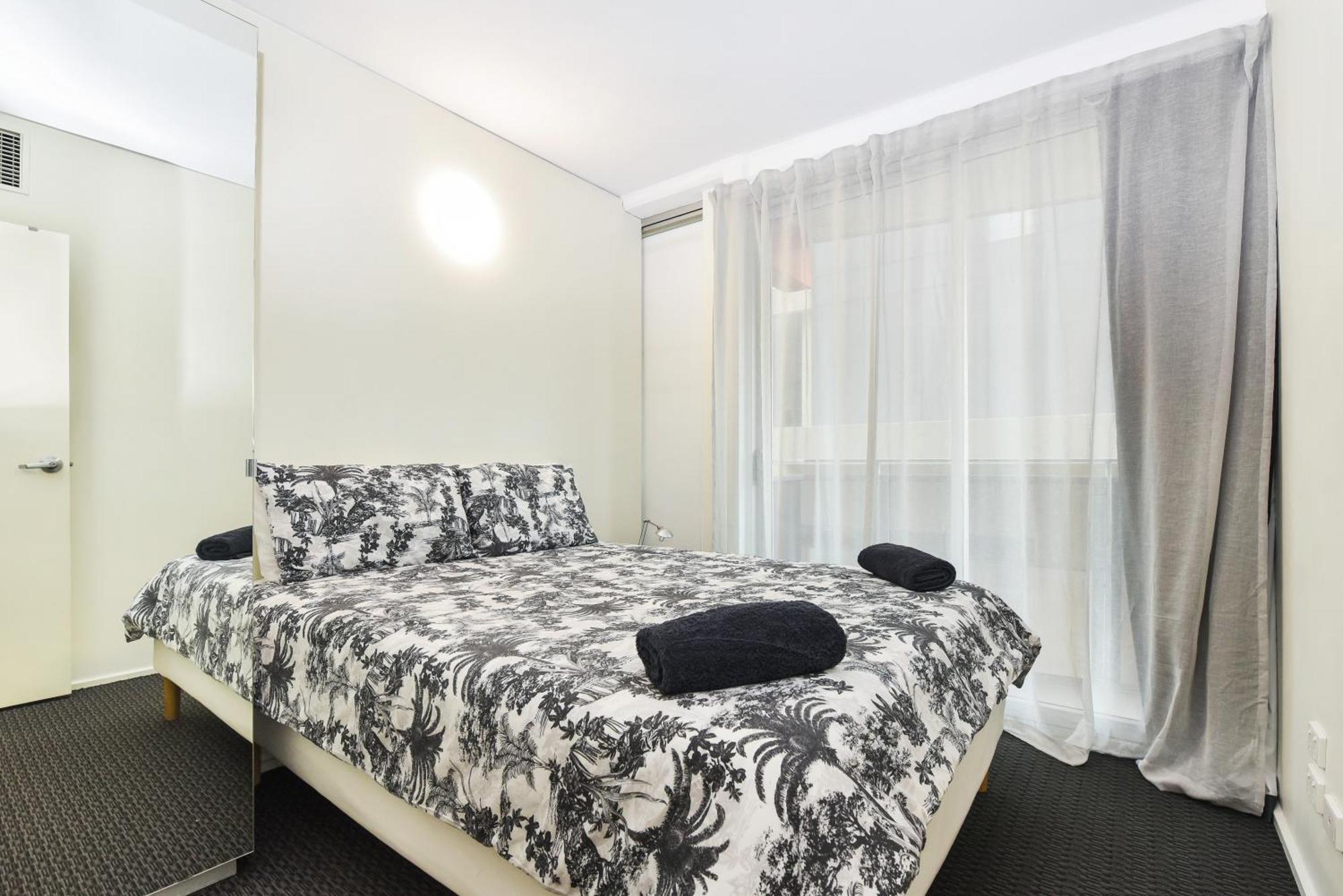Light & Airy 3 Bd Cbd Apt: Balconytramwifi/Parking Apartment Adelaide Exterior photo